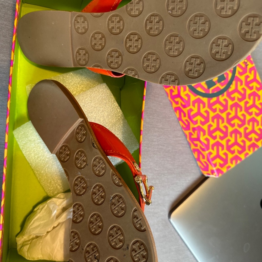 FLATS - Picture 2 of 3